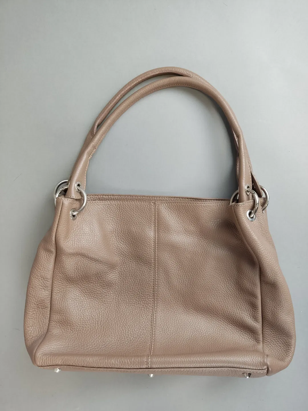 Handtasche aus Leder - taupe - Bild 4