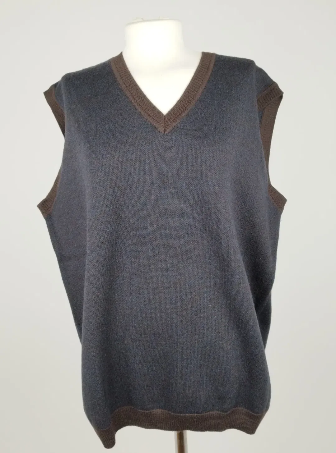 Windsor Gilet - Gr. 54 / 100% Merino Wolle  - Bild 1