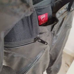 Motorradkombi Leder Ducati / Alpinestars | Erprobter Begleiter - Bild 4