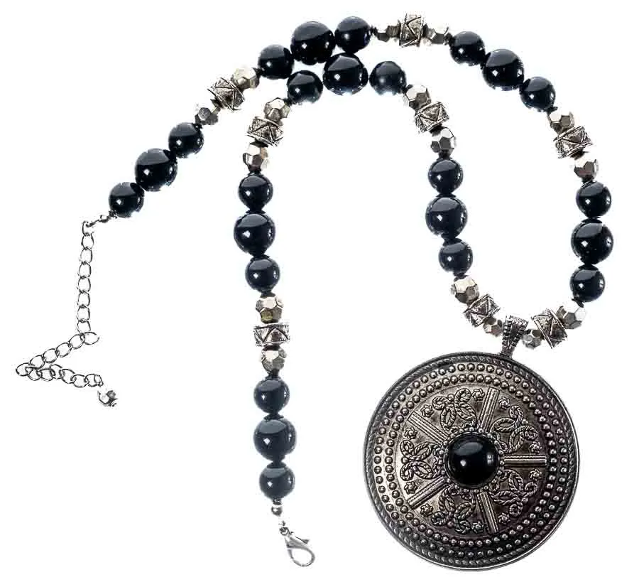 Halskette mit Anhänger in silber/schwarz – Bild 2