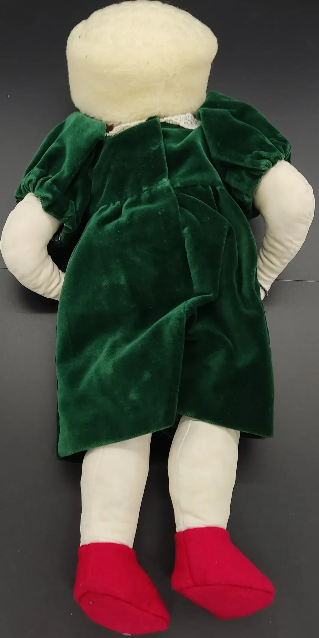 Stoff-Puppe mit Gummikopf Länge ca. 47cm mit Sommerhut und Kette – Bild 3