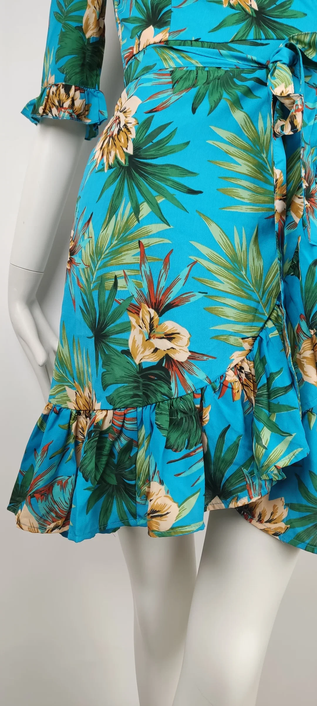 Sommer-Wickelkleid mit floralem Muster - Größe EUR 36 – Bild 5