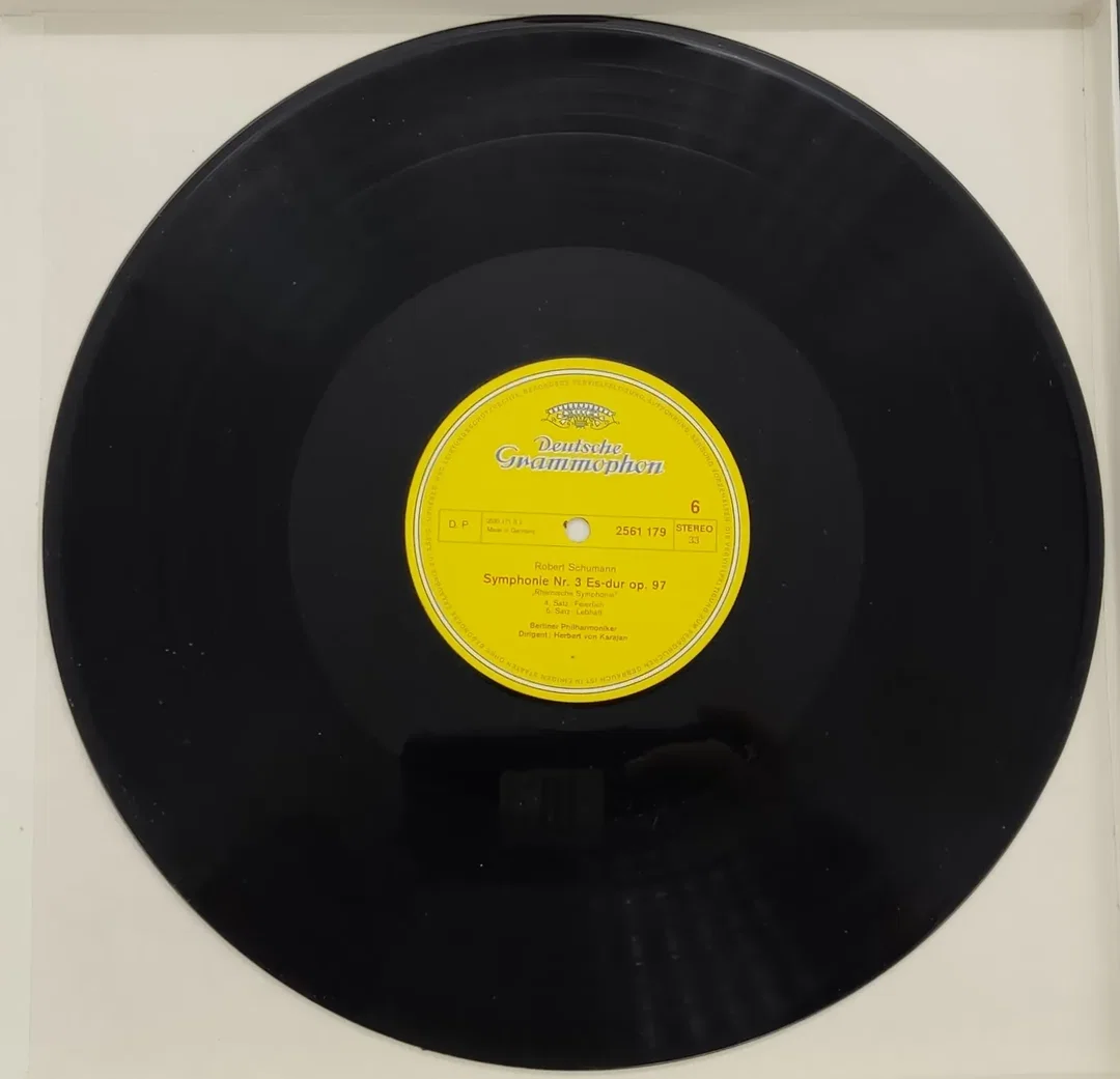 Vinyl 3 Stück Schallplatten  Herbert von Karajan dirigiert Robert Schuhmann 4 Symphonien – Bild 8