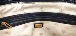 Guess Damen Bouclétasche schwarz - Bild 9