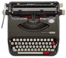 PRIVILEG 440TR Retro Schreibmaschine mit Koffer aus den 1970ern - Bild 2