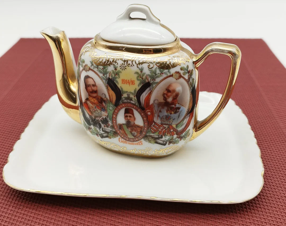 Porzellan-Kaffeekanne mit Servierplatte | Patinierter Charme - Bild 4