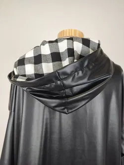 Damen Kunstleder Mantel mit gefütterter Kapuze, Volants, Gr. onesize - Bild 4