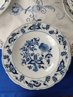 Blue Danube mit Zwiebelmuster Japan Porzellan Essgeschirr-Set 14-tlg. | Festliche Stimmung - Bild 17