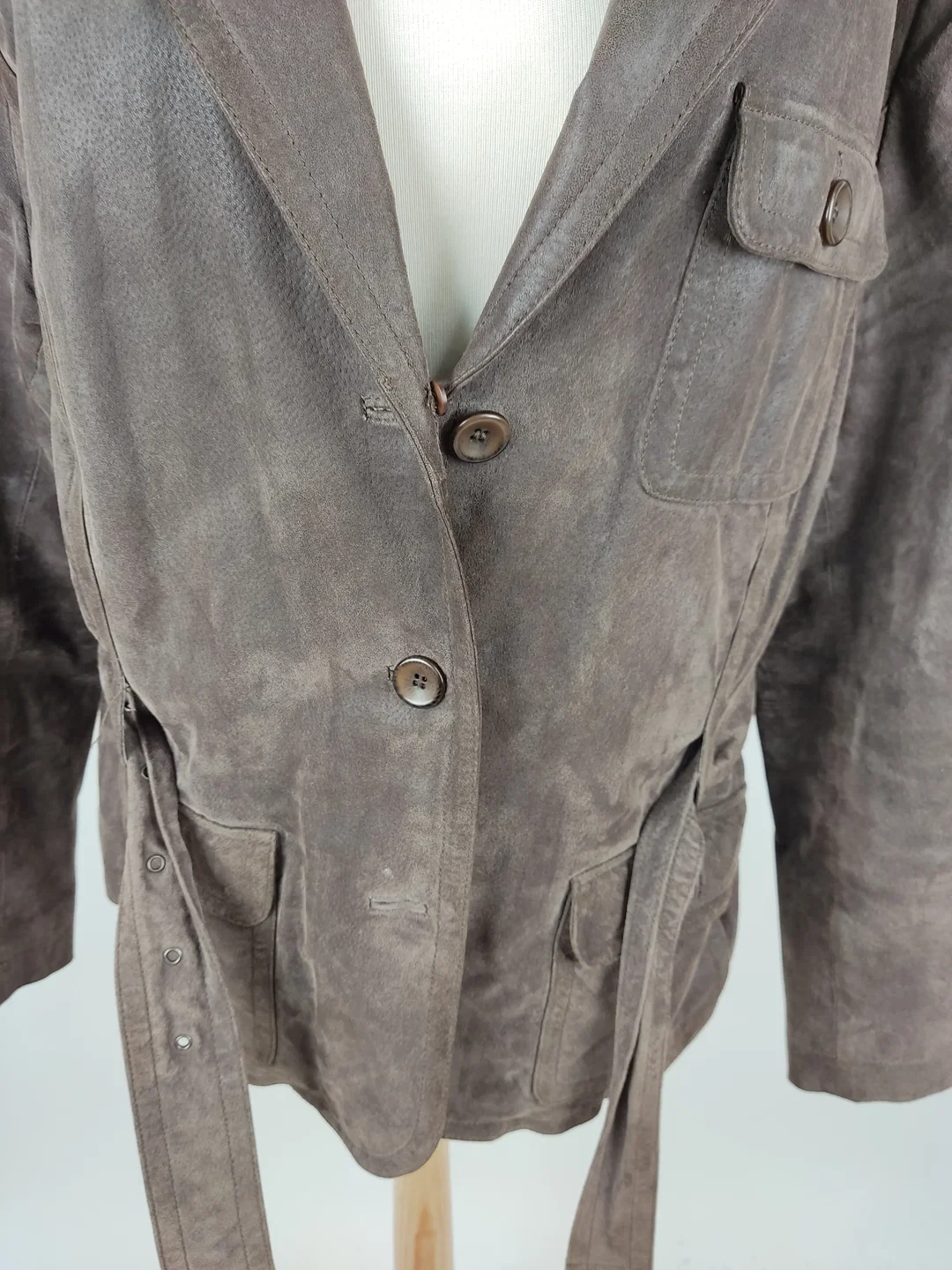 Echtlederjacke "Yessica"langarm mit Kragen, dunkelbraun mit Taschen und Gürtel, Größe 46 – Bild 5