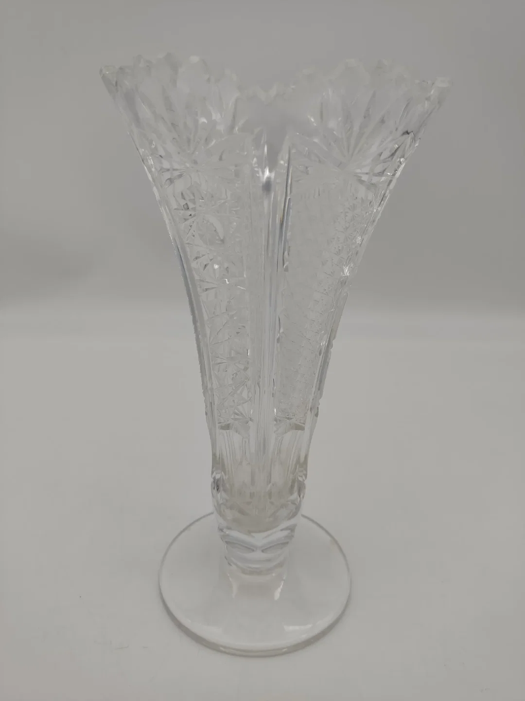 Kristallvase aus Bleikristall, Höhe 21 cm, feiner Schliff – Bild 1