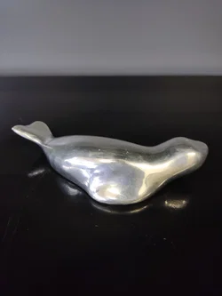Hoselton-Skulptur Robbe Modell 995, poliertes Aluminium, Länge 15 cm - Bild 2