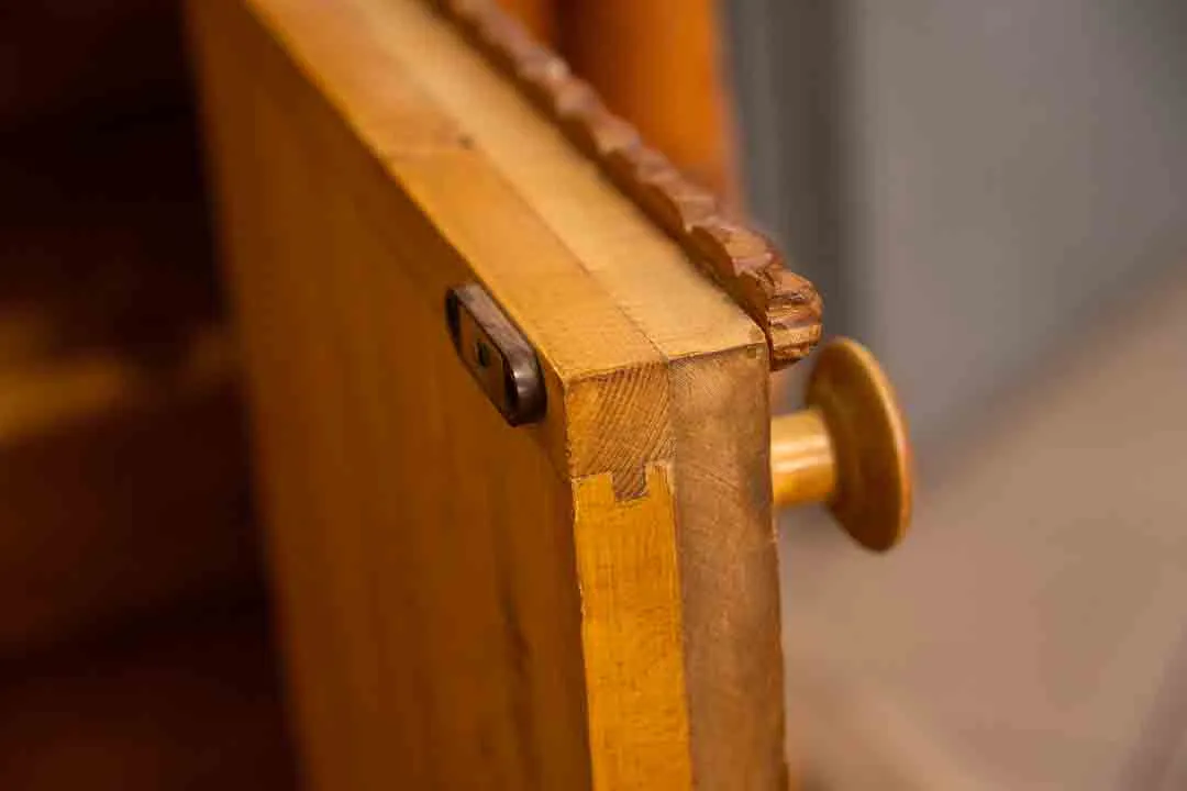 Antike Vollholzkommode Vintage - Charmante Aufbewahrung für Ihr Zuhause – Bild 12