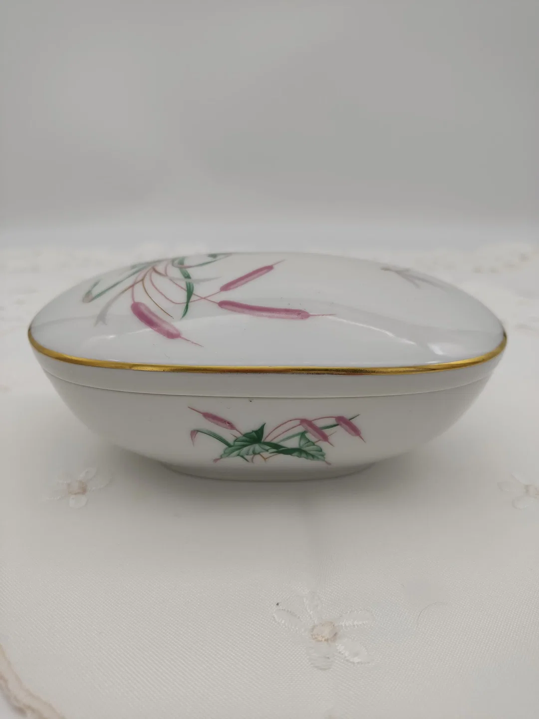 Vintage Porzellan-Deckeldose mit Schilf- und Libellen-Motiv, von Thomas Porzellan (Rosenthal), 13 x 9 x 6cm – Bild 3
