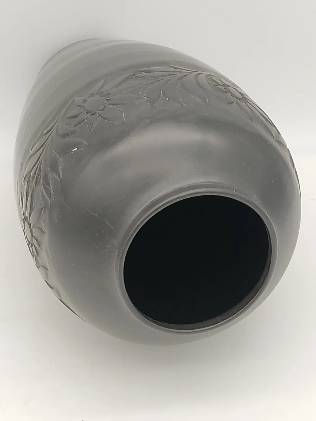 Schwarze Vintage Vase aus Ton  – Bild 2