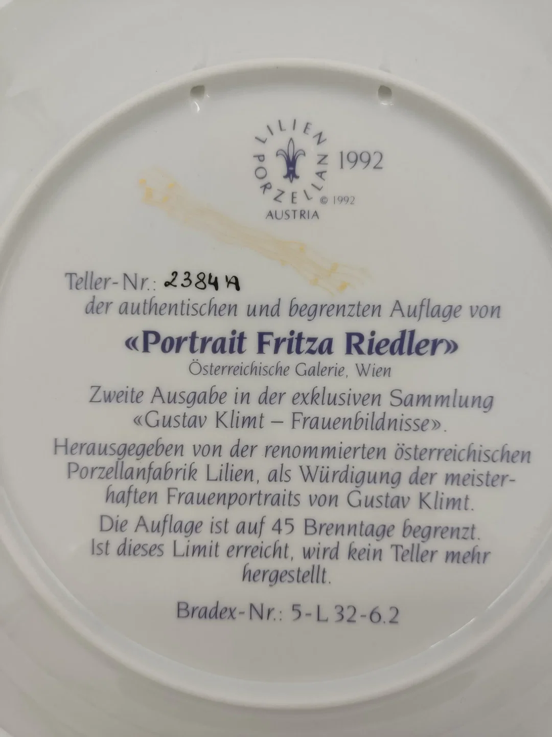 Gustav Klimt - Wandteller "Portrait Fritza Riedler" Lilien Porzellan – Bild 2
