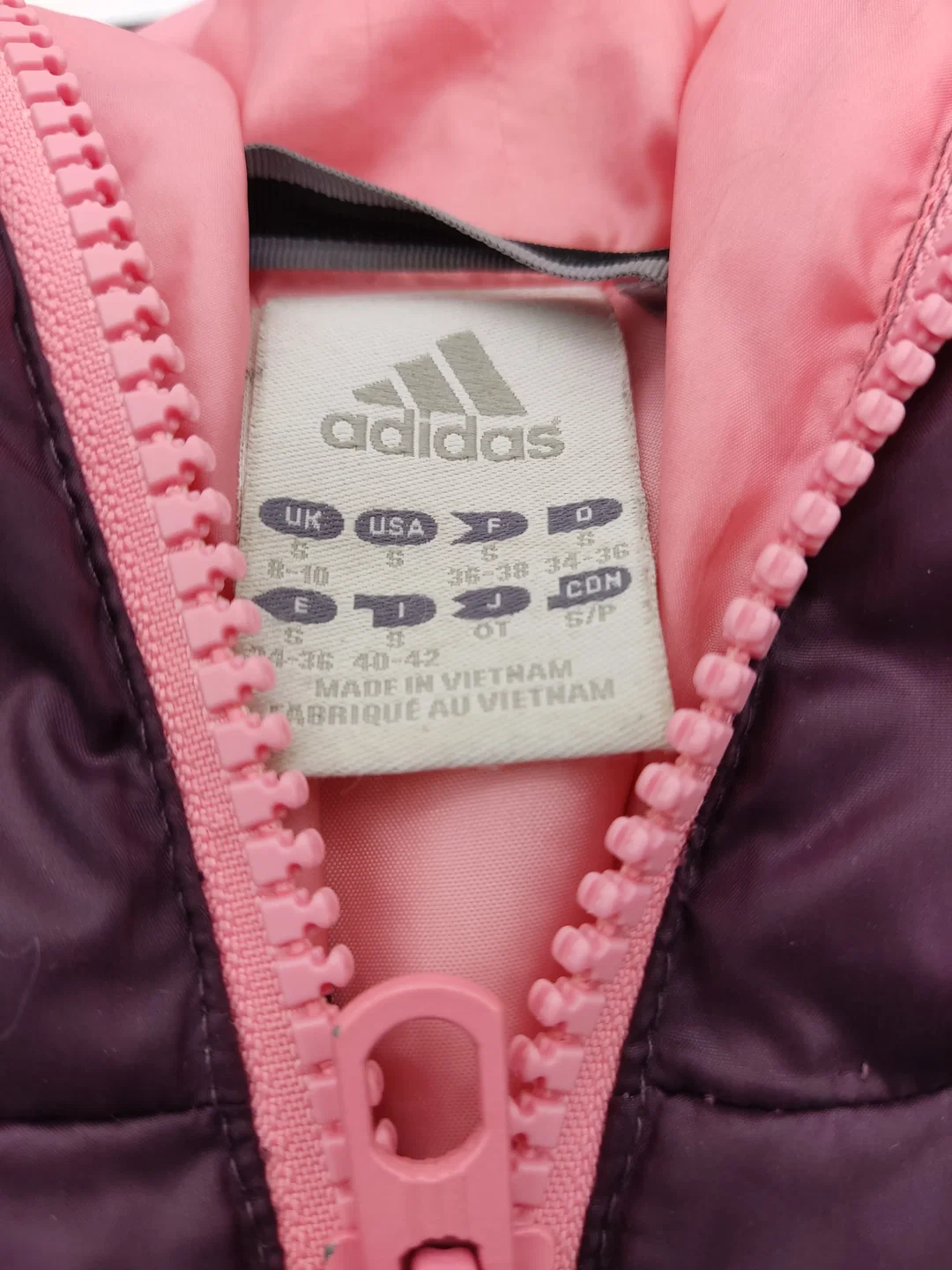 Adidas Damen Steppjacke aubergine Gr. 34-36 – Bild 3