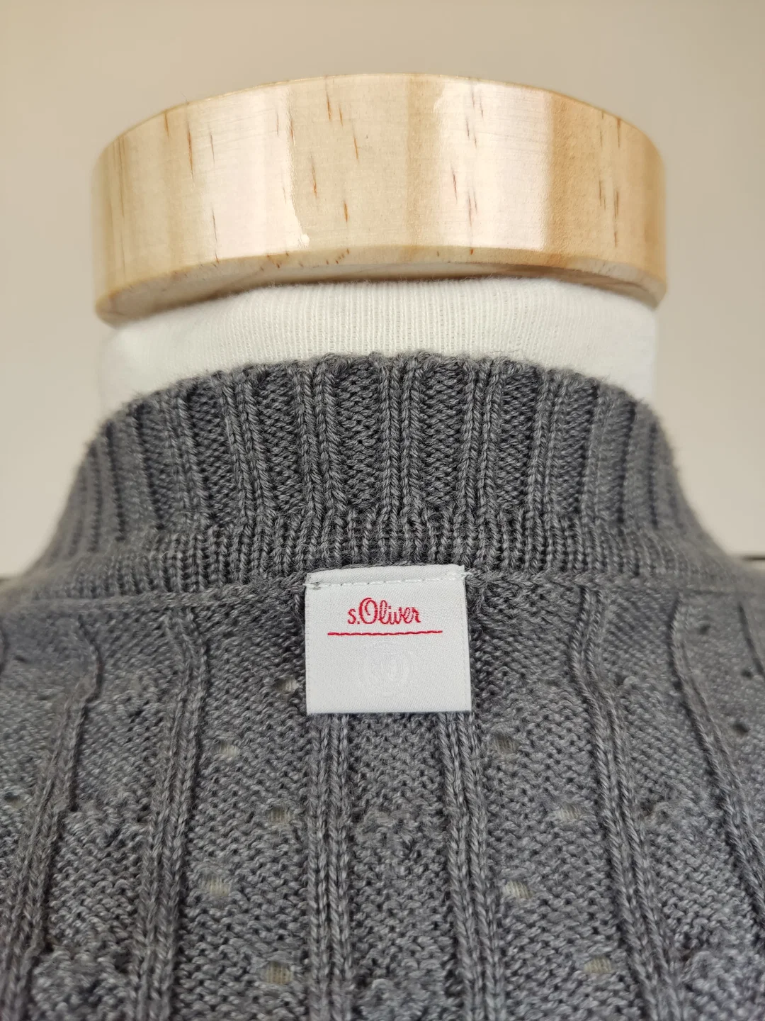 S. Oliver Damen Strickweste grau Gr. 34 – Bild 6