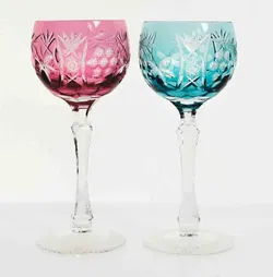 BEYER 2 Stück Weingläser / Römer in pink und blau aus Bleikristall - Bild 2
