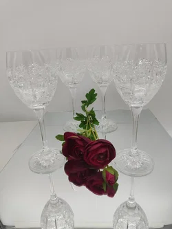 Kristall-Weingläser 4er-Set mit Schliffmuster | Tschechischer Vintage-Schatz - Bild 1