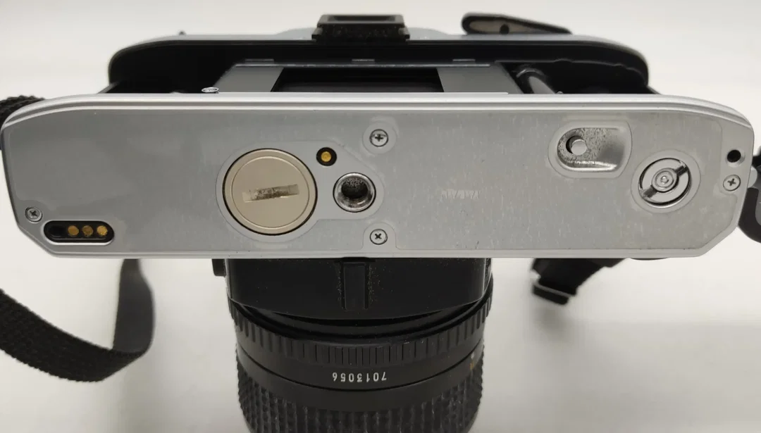 Minolta X 300 Spiegelreflexkamera mit 3 Objektiv 28mm ,50mm ,135mm mit Blitz und Tasche – Bild 12