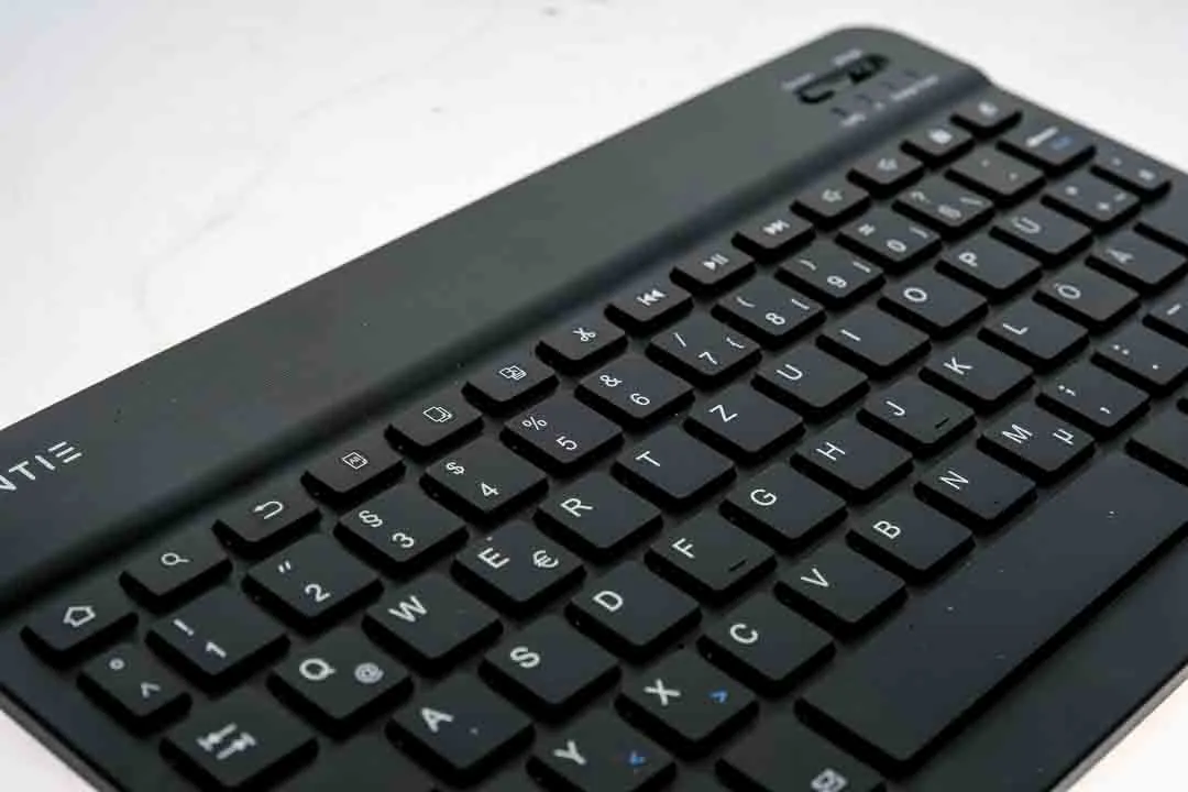 Fintie Bluetooth Tastatur klein – Wireless QWERTZ Mini-Keyboard – Bild 2