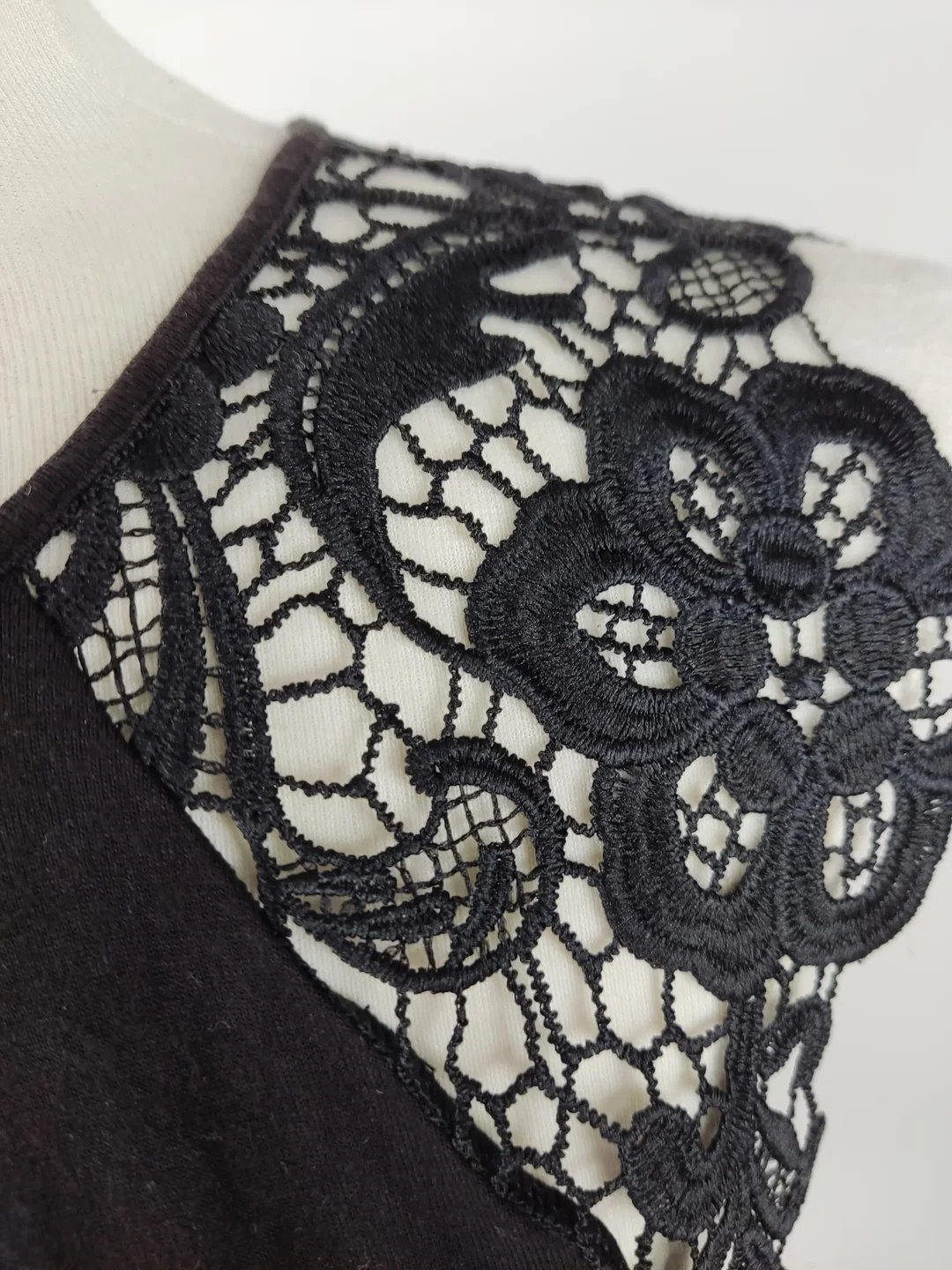 H&M Damen Top mit Spitze, schwarz, Größe M – Bild 2