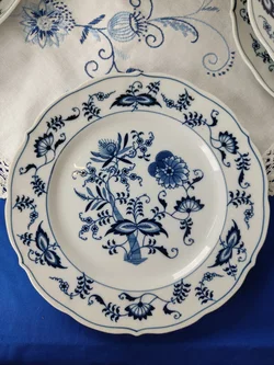 Blue Danube mit Zwiebelmuster Japan Porzellan Essgeschirr-Set 14-tlg. | Festliche Stimmung - Bild 18