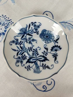 Blue Danube Untertasse und Bavaria Kaffetasse, mit Zwiebelmuster  | Zeitloser Porzellan-Schatz - Bild 7