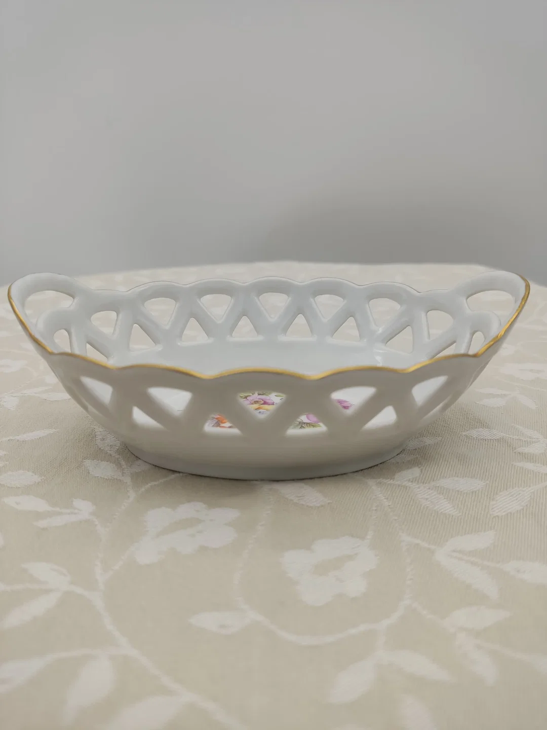 Durchbruchschale mit Blumenmotiv und Golddekor 'Fine China' | Thüringer Lichte Porzellan – Bild 5