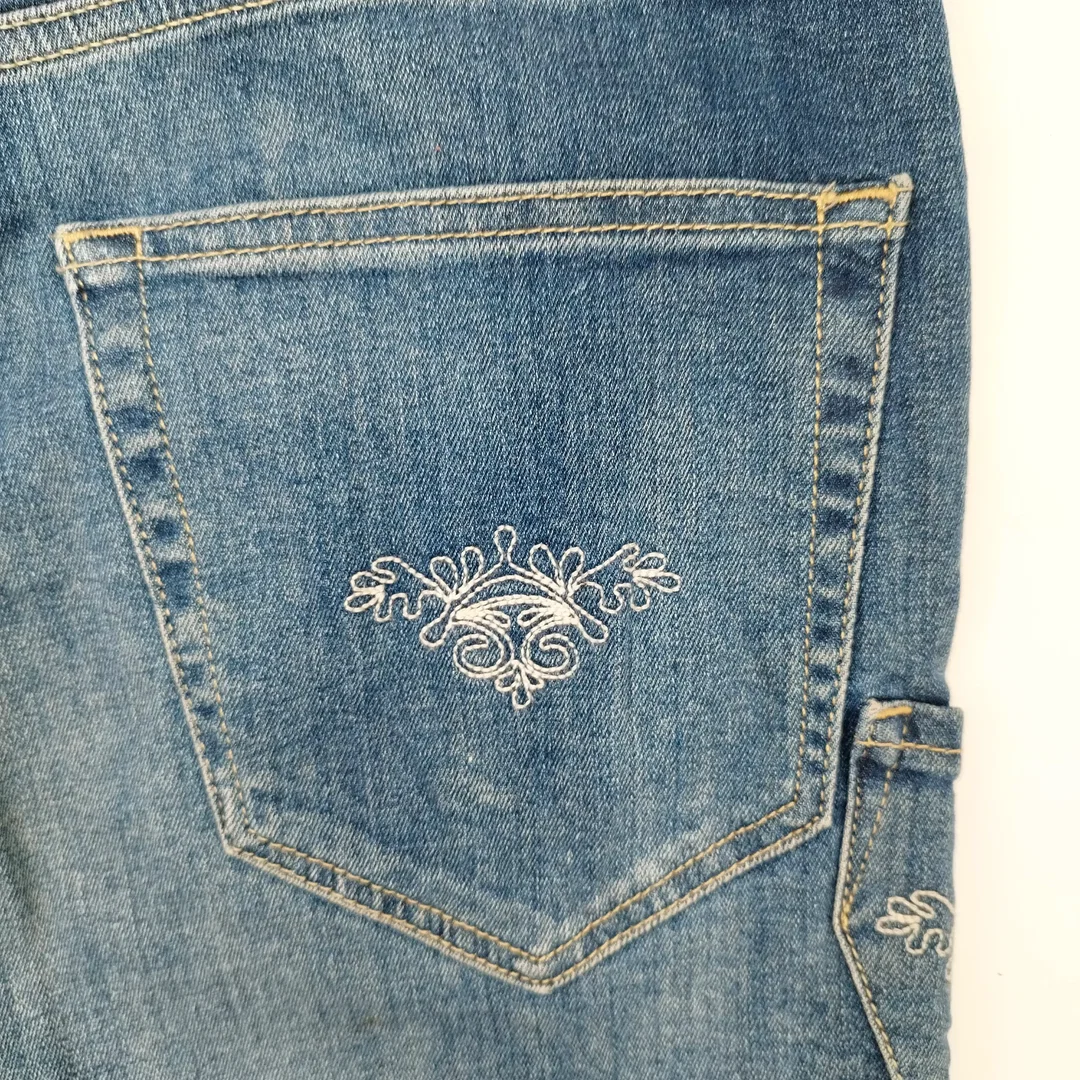 Jeans-Shorts, Almgwand bestickt | Trachten-Charme – Bild 3