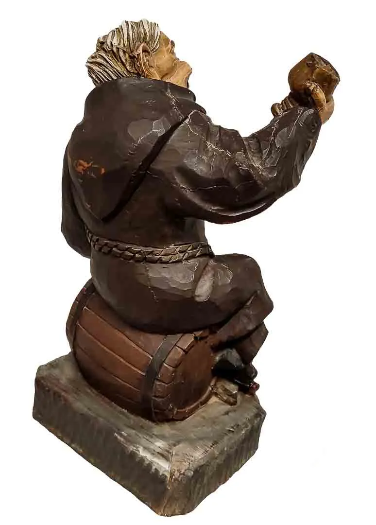 Handgeschnitzte Mönchsfigur mit Weinfass – Bild 3