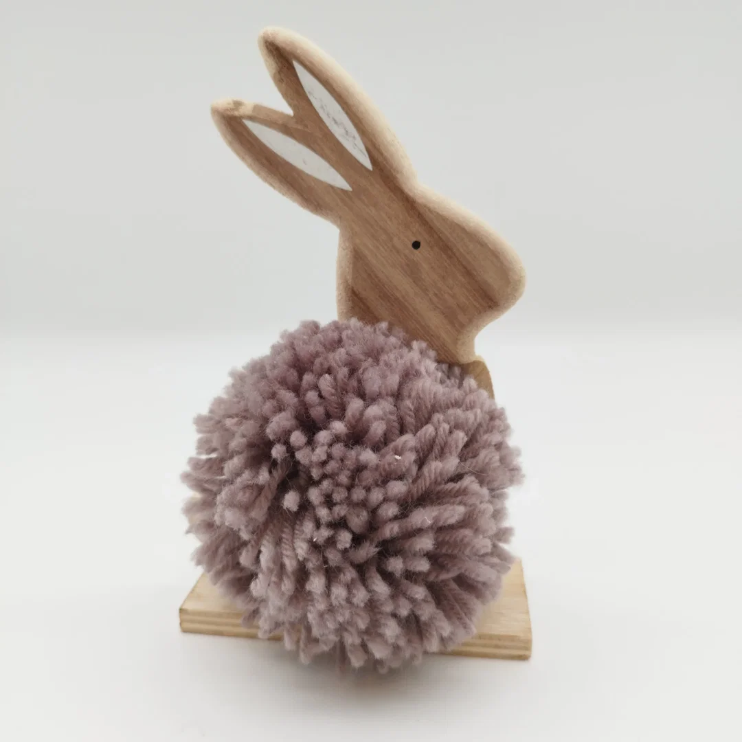 BADEN Häschen Holzfigur mit Bommelfell - ca. 19cm hoch - Bild 4