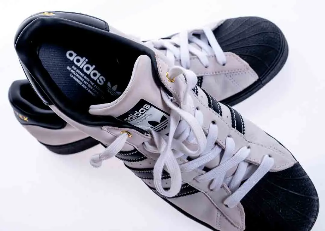 Adidas Superstar Gore-Tex Herrensneaker in schwarz-weiß, Größe 44 2/3 – Bild 2