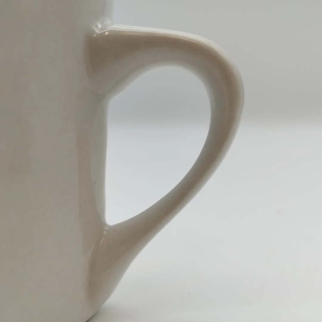 Herzförmiger Keramik Becher - 9cm hoch – Bild 4