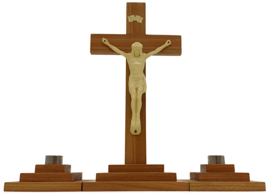 Kleiner Holzaltar mit 2 Kerzenständern - Bild 1
