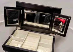 Eleganter Schmuckschrank in Schwarz – Stilvolle Ordnung für Ihre Schätze - Bild 2
