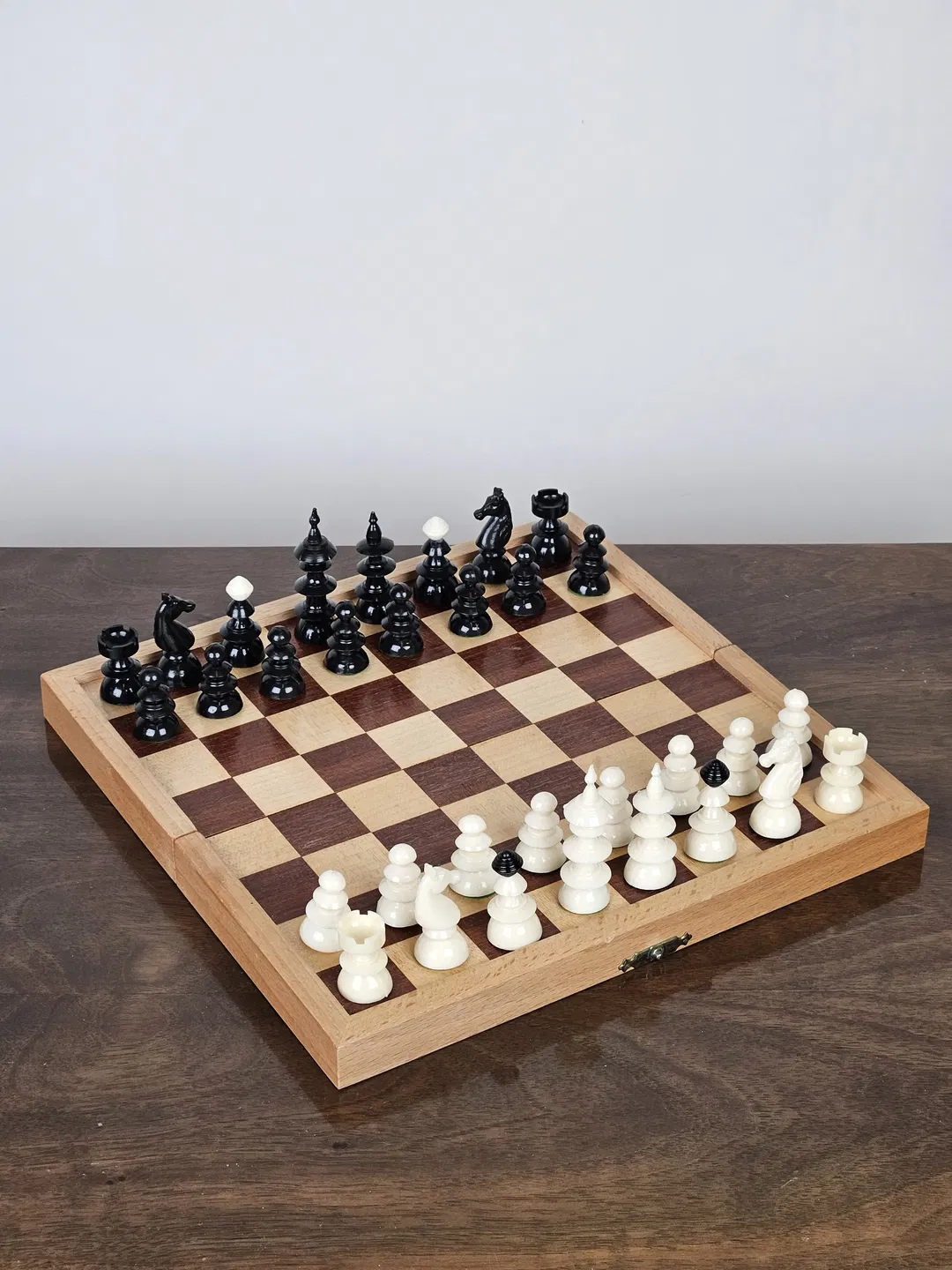 Schachspiel aus Holz  - Bild 4
