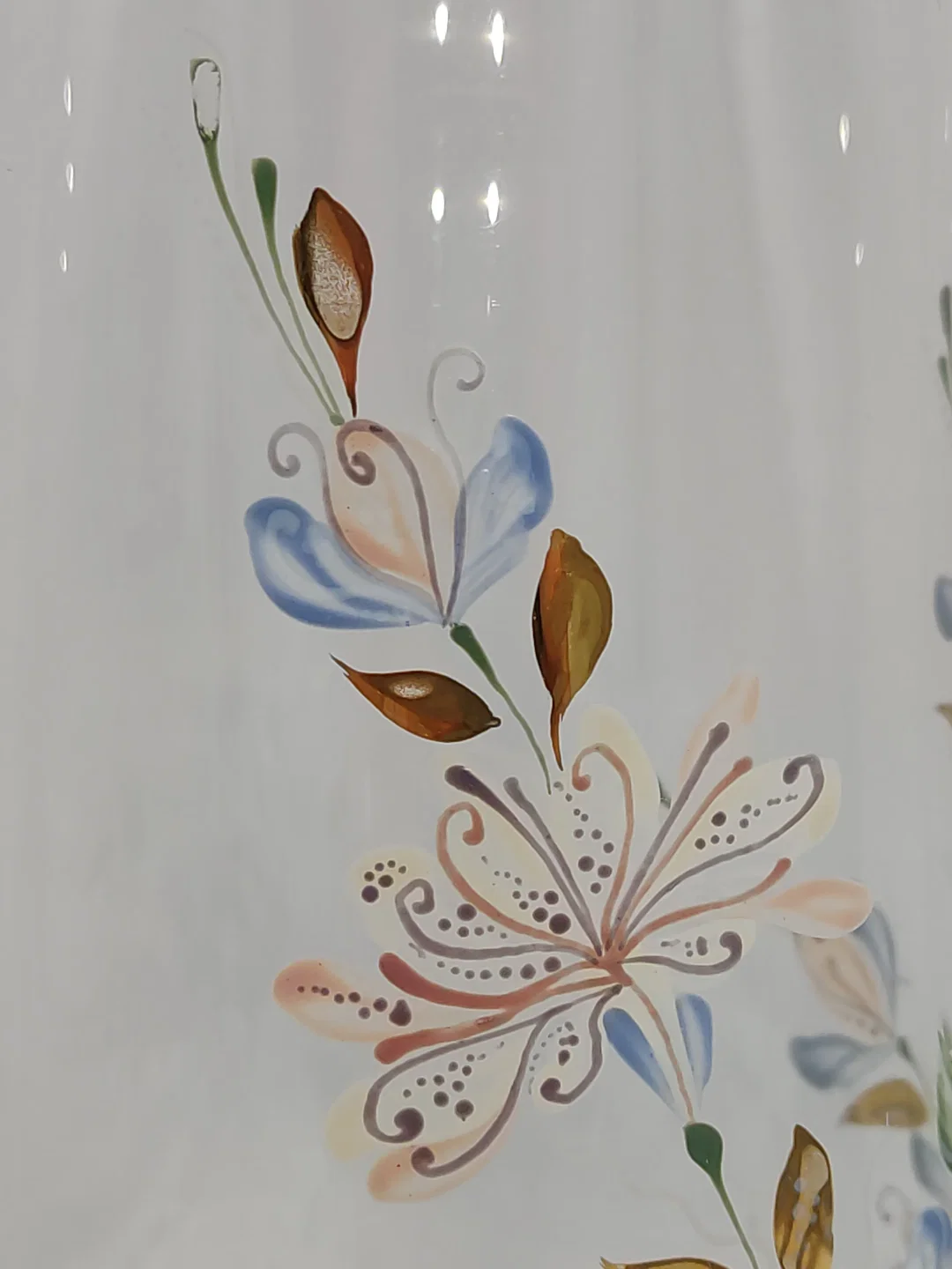 Handbemalte Glasvase Mit Blumenmotiv  | Floraler Schatz – Bild 5