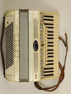 Akkordeon von SCANDALLI BREVETTO mit Sax-Klappen perlmutt inkl. Tragekoffer & 2 Mikrofone - Bild 5