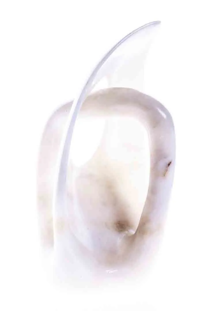 Abstrakte Skulptur aus Alabaster – Bild 4