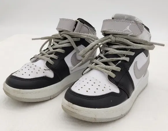 Nike Air Jordan - Kinderschuhe Gr. 27 - Bild 1