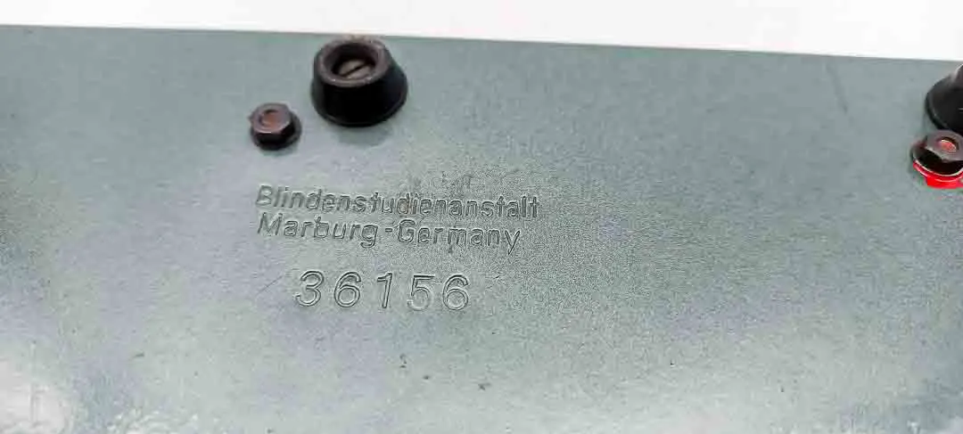Blindenschreibgerät Marburg – Prägemaschine für Blindenschrift (Braille) – Bild 4