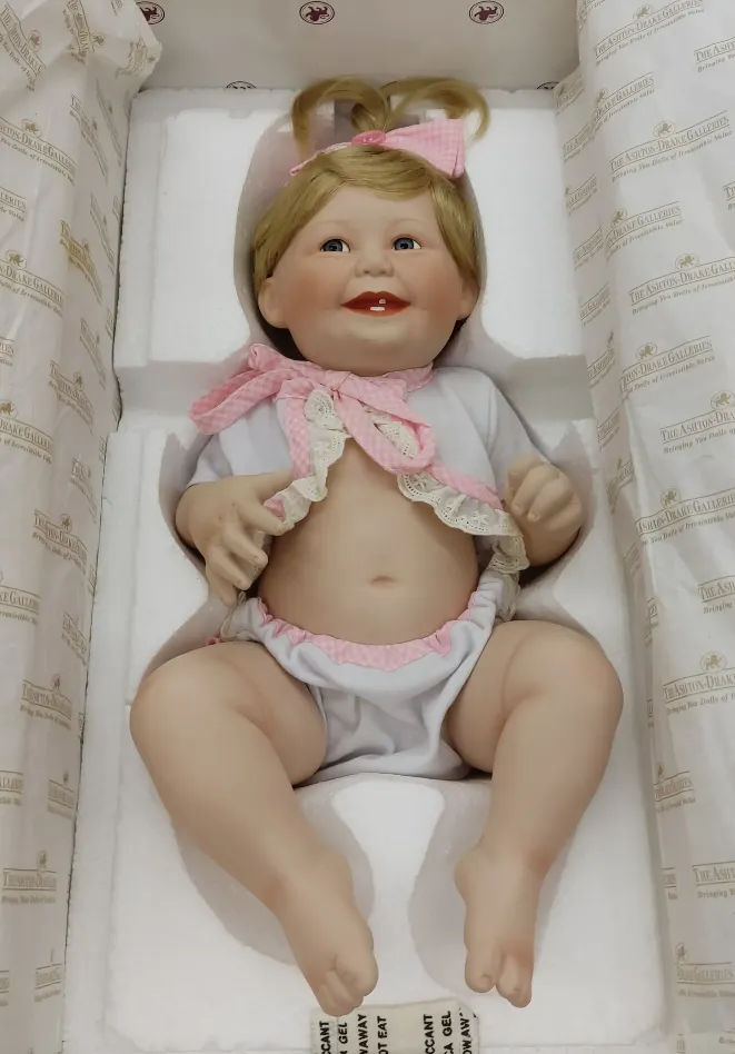 The Ashton Drake Galleries Porzellan Puppe "cute as a button"  – Bild 4