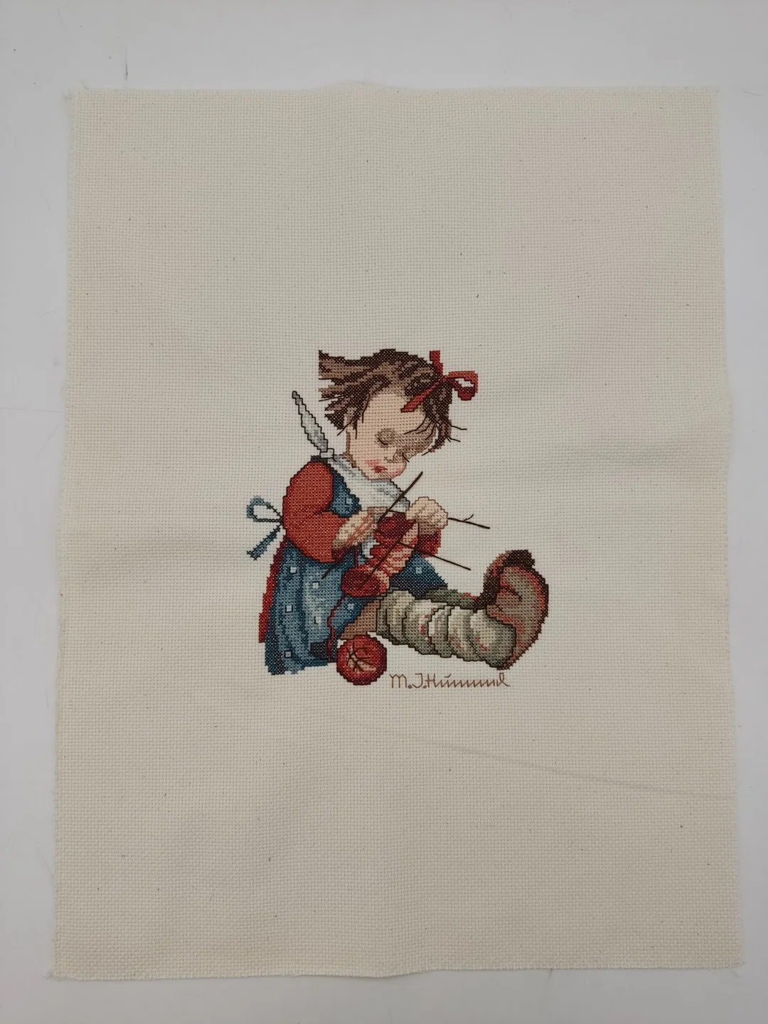 M. J. Hummel-Kreuzstich-Bild: Strickendes Mädchen – Bild 2