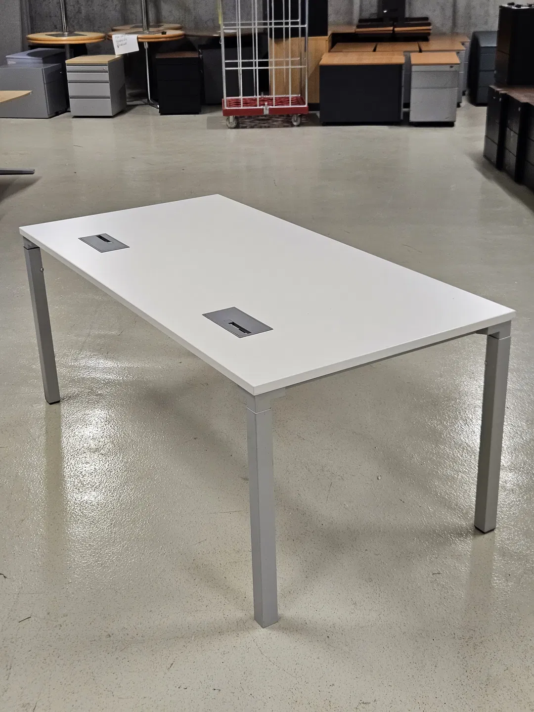Steelcase Schreibtisch weiß/grau - 160 x 80 cm - Büromöbel  - Bild 1