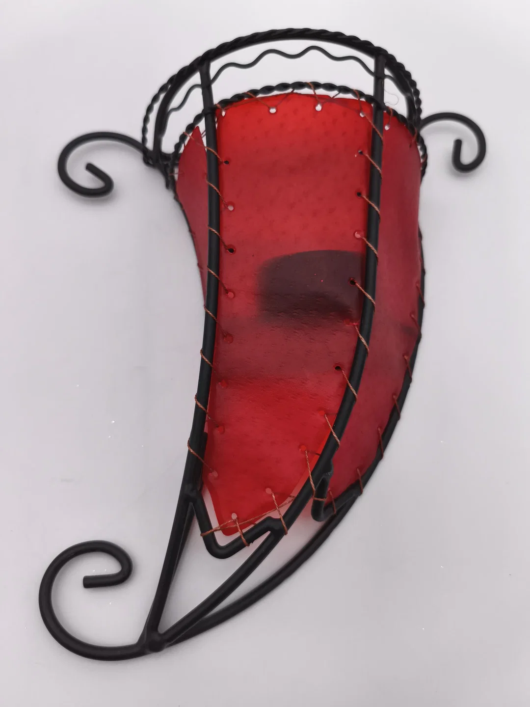 Marokkanische Henna-Lederwandlampe, Wandteelichthalter, geschmiedetes Eisen, rotes Ziegenleder – Bild 1