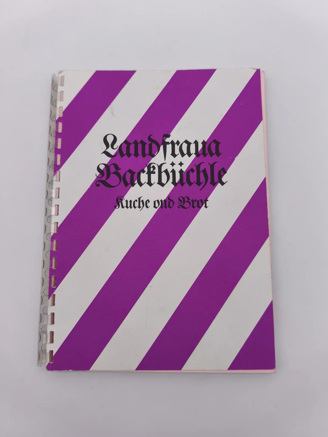 Landfrauen Kreis Ludwigsburg, Backbuch, Kuchen und Brot, Vintage Backbuch,  – Bild 1