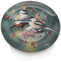 Porzellan Sammlerteller von Edwin M. Knowles, 3er Set, Kollektion Birds of Your Garden, "Ther Cardinal", "The Baltimore Oriole", "The Chickadee", von 1985 mit Wandhalterung – Vorschau 3