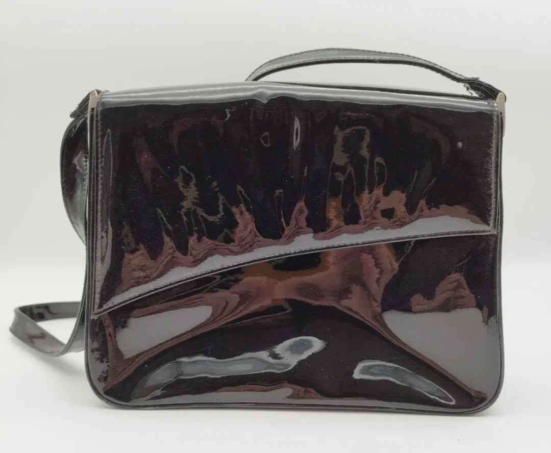 Moderne Handtasche im Glossy Look - Bild 4