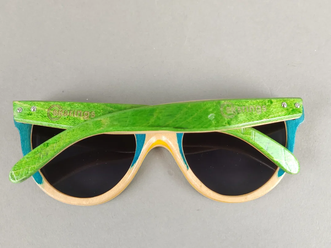 SK8RINGS - Sonnebrille aus recycelten Skateboards – Bild 3